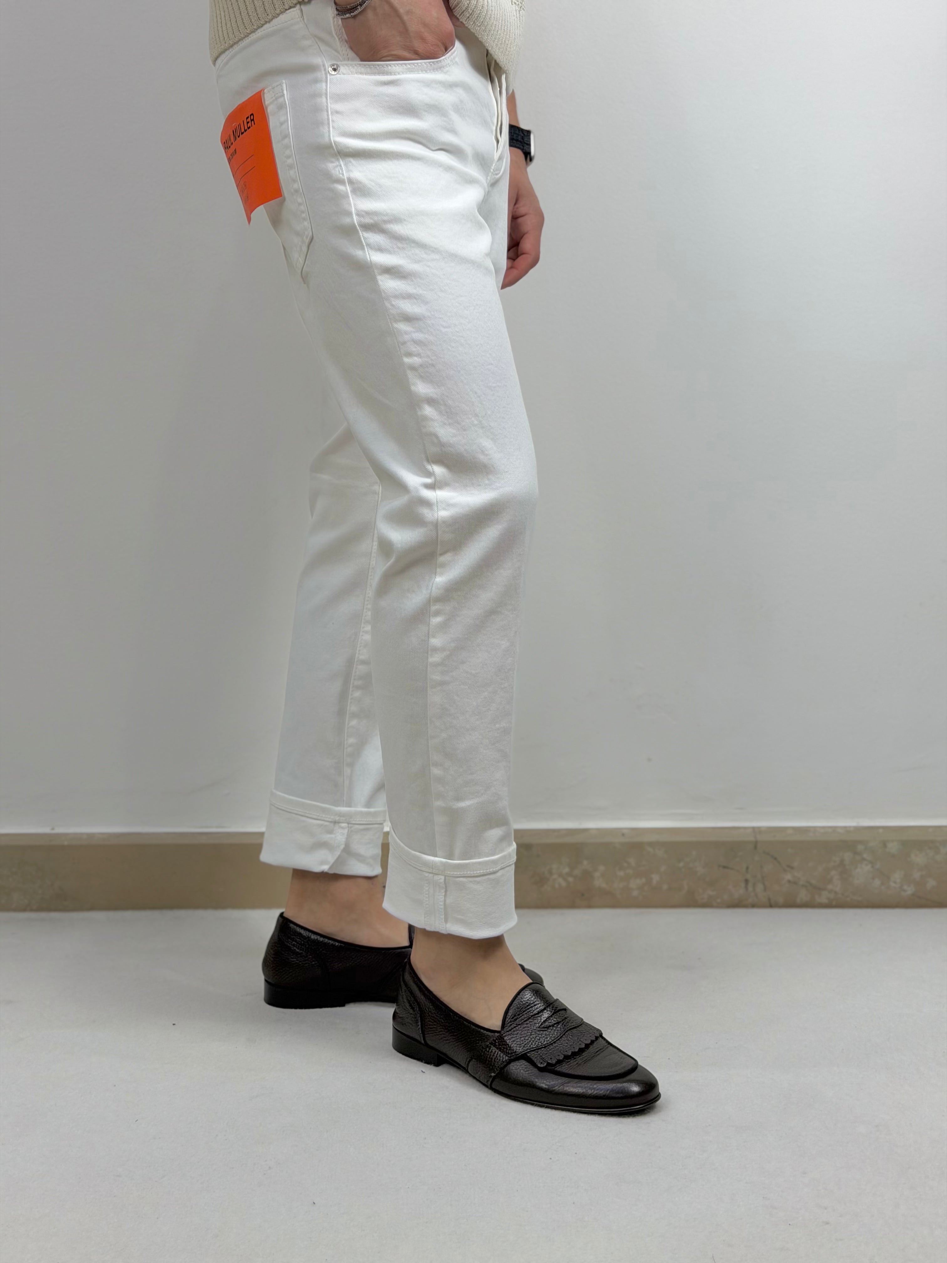 DENIM WHITE CAPRI FIT