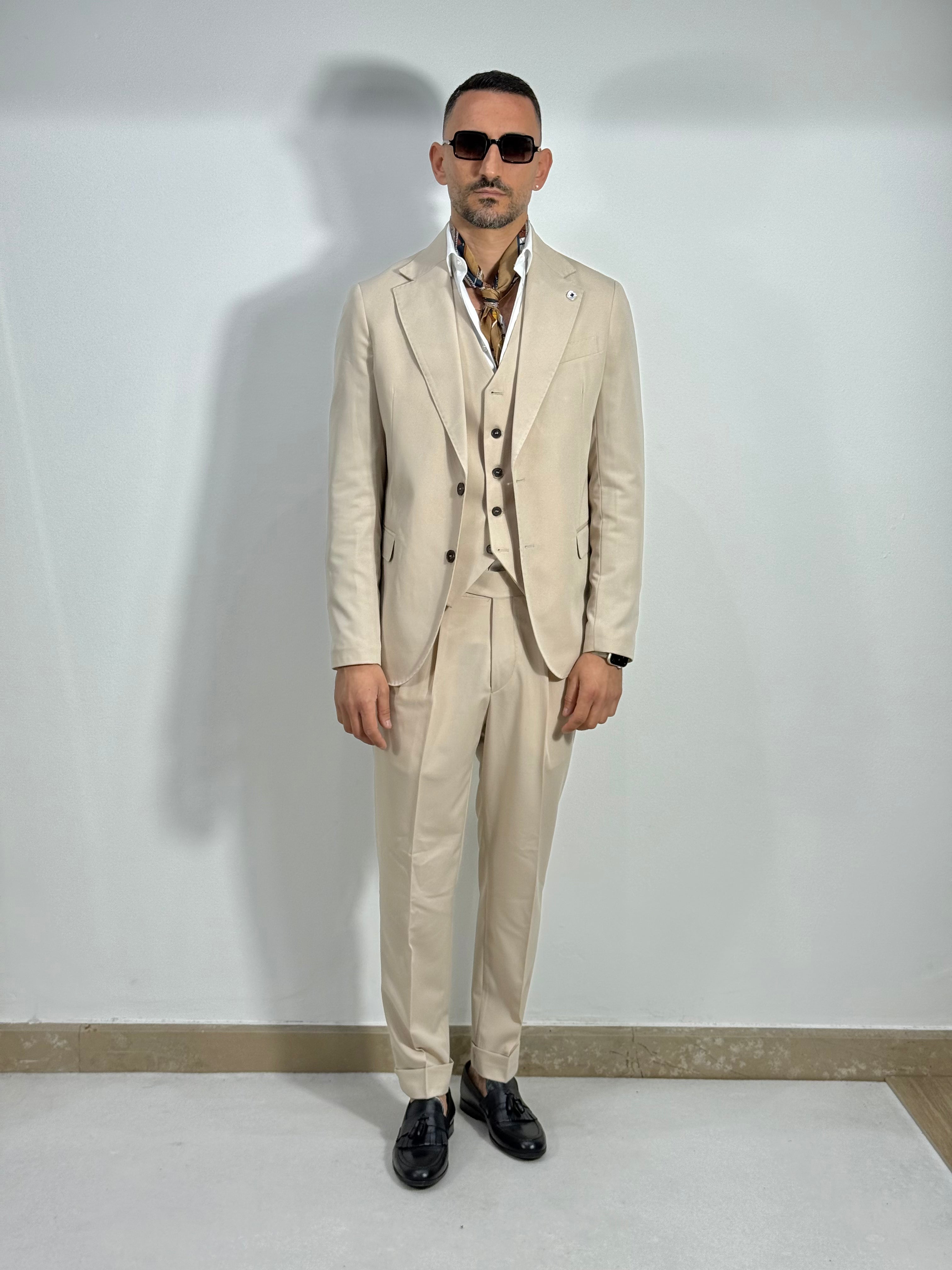ABITO CON GILET