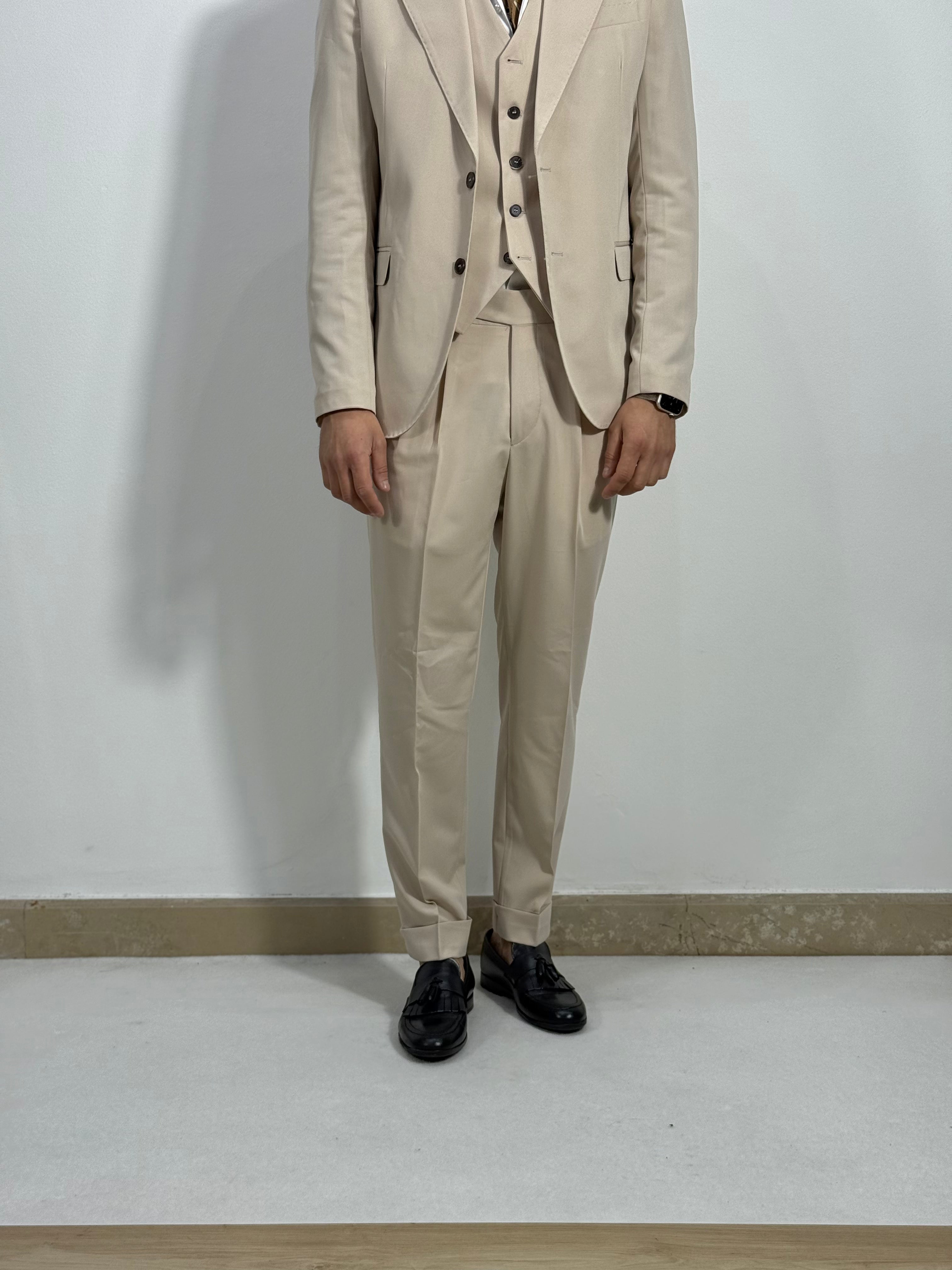 ABITO CON GILET