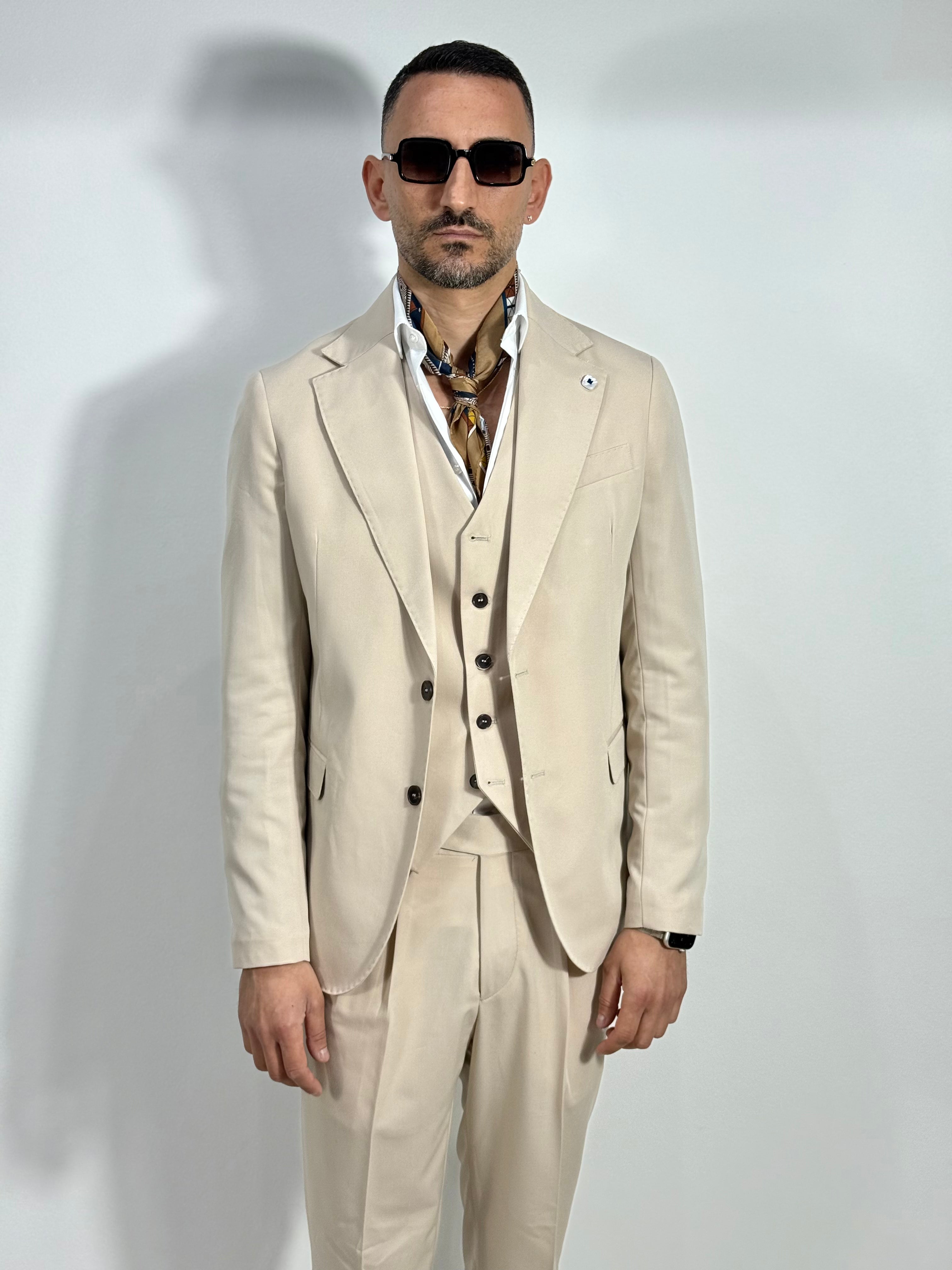 ABITO CON GILET
