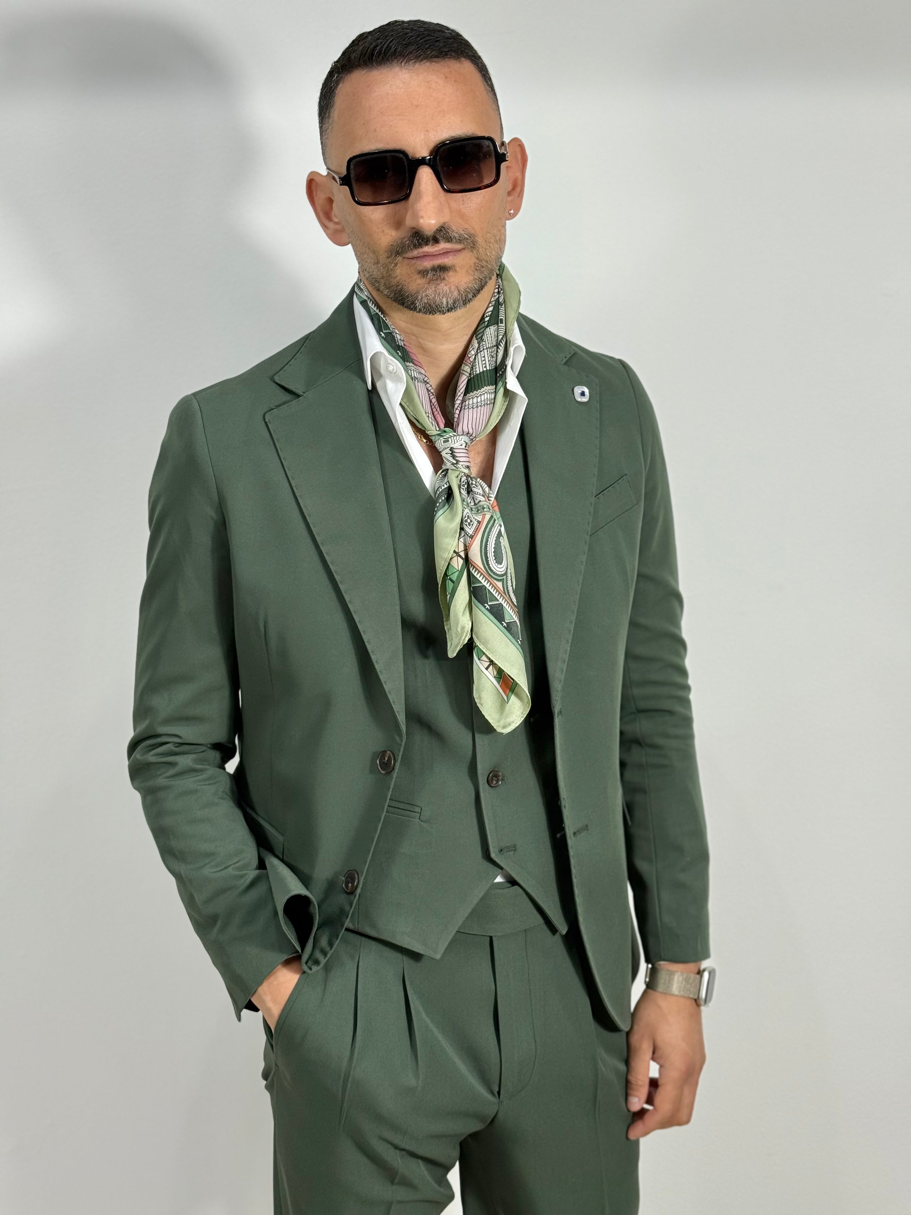 ABITO CON GILET