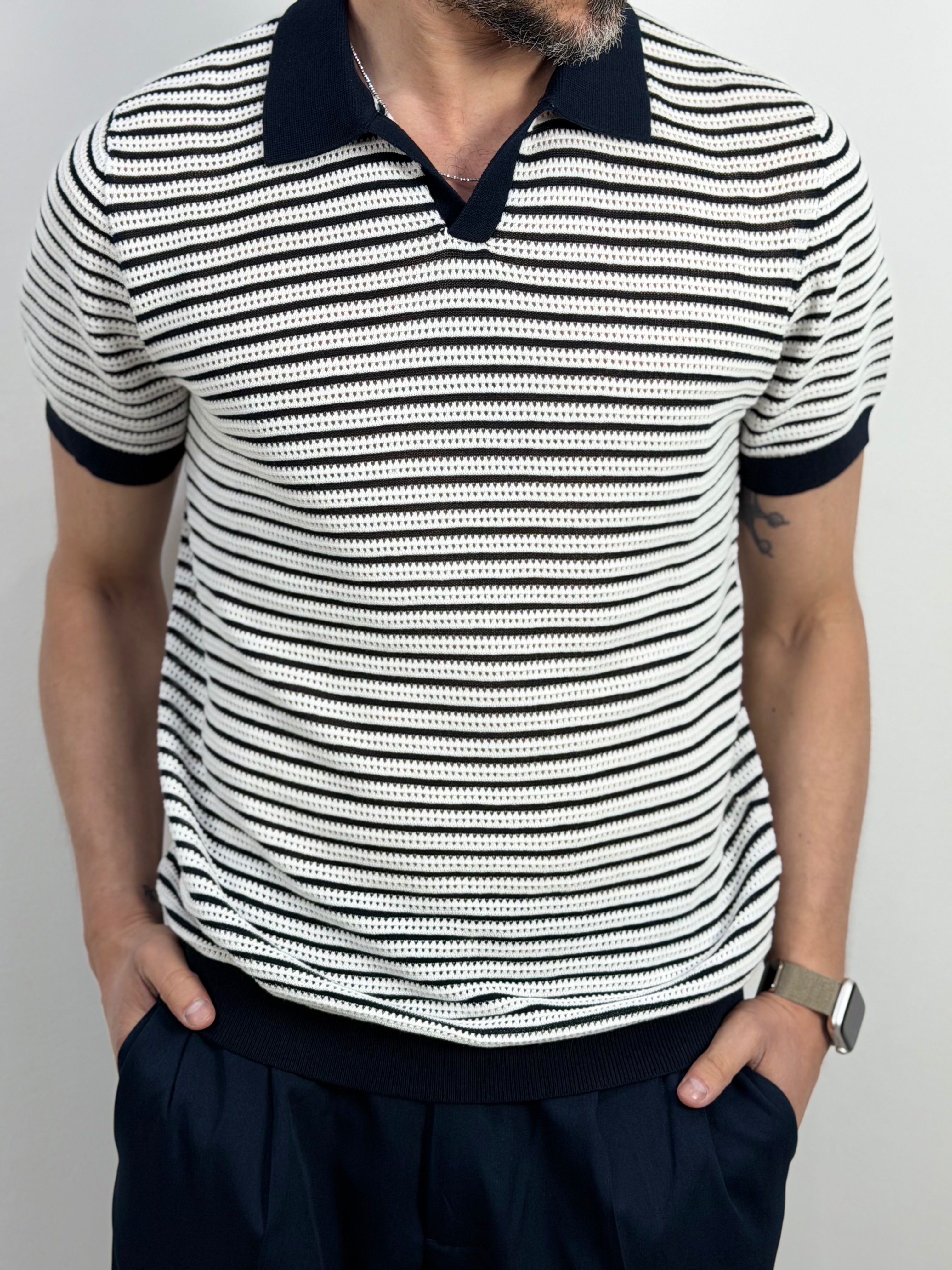 POLO TRAFORATA SCOLLO A V