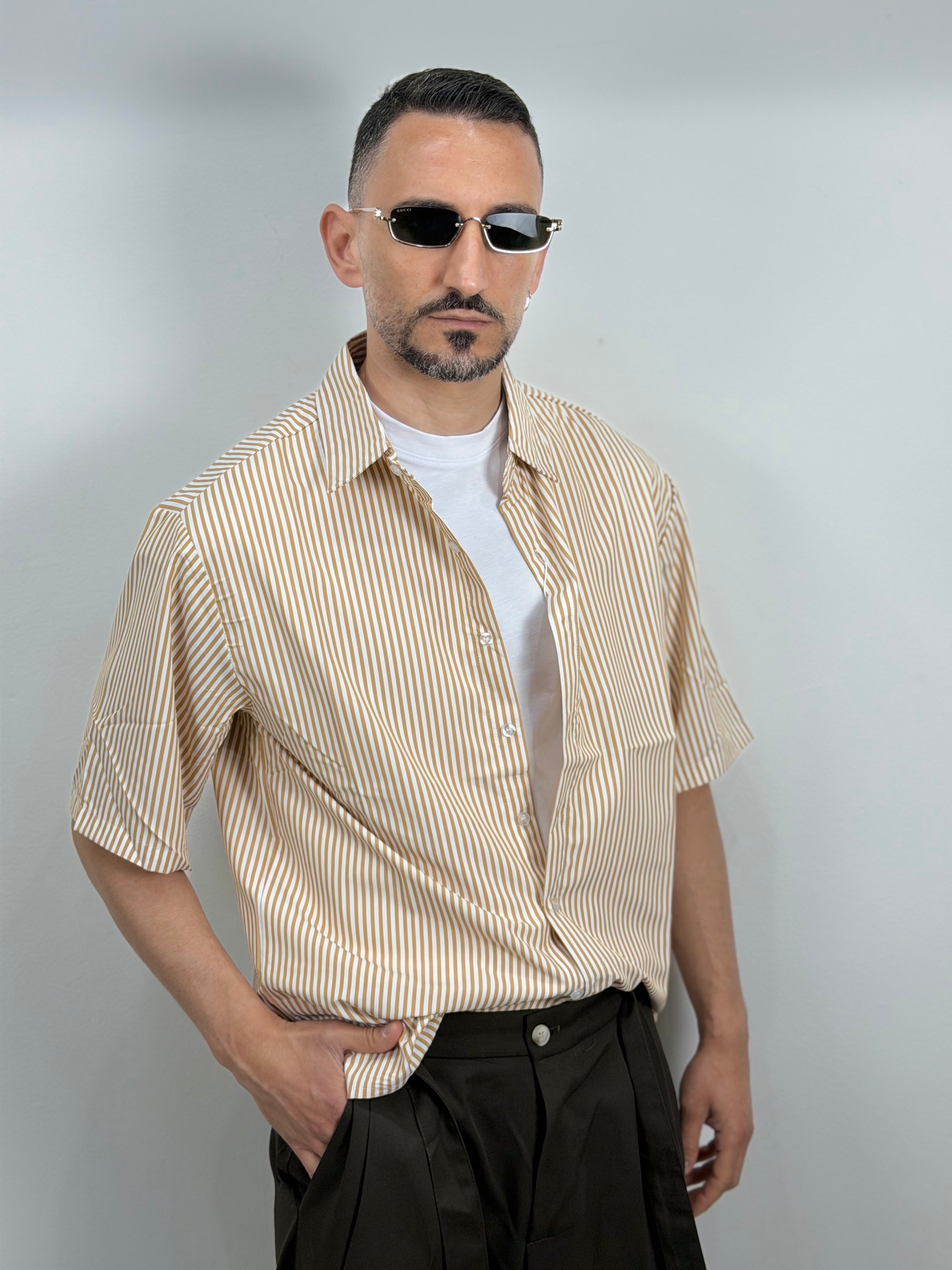CAMICIA RIGA STRETTA MANICA CORTA