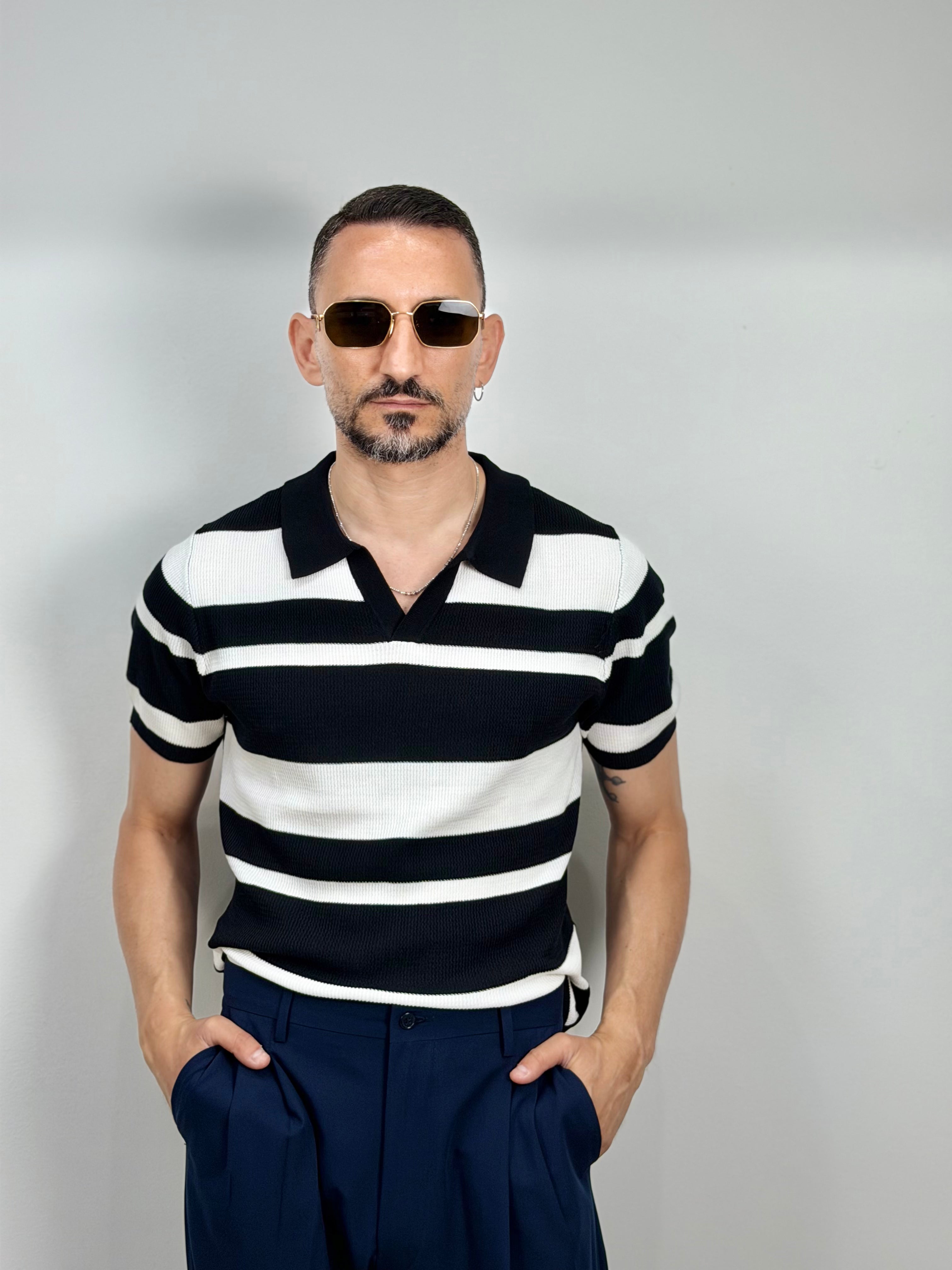POLO SCOLLO A V RIGATA