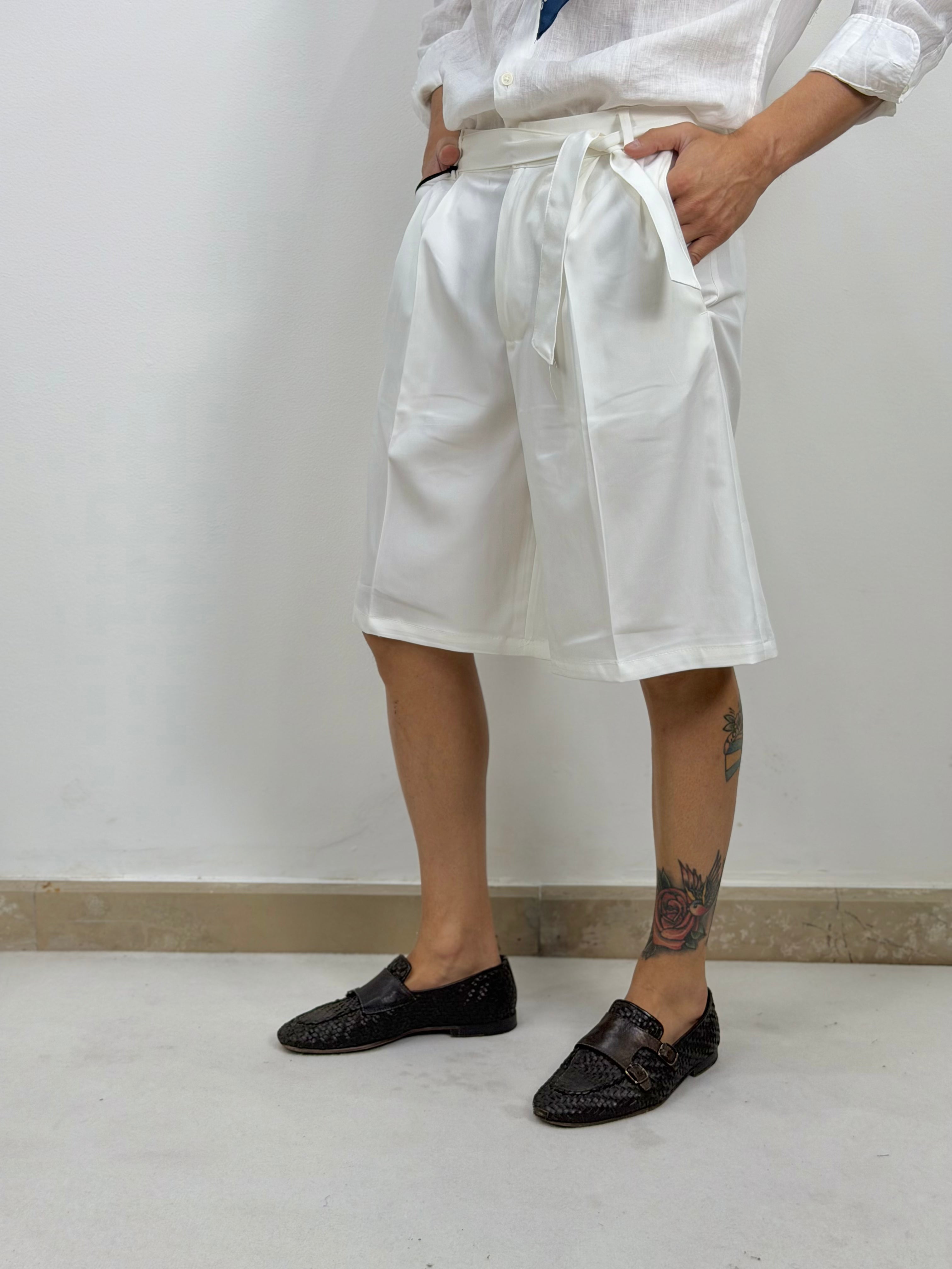 BERMUDA ELEGANTE CON 2 PINCES