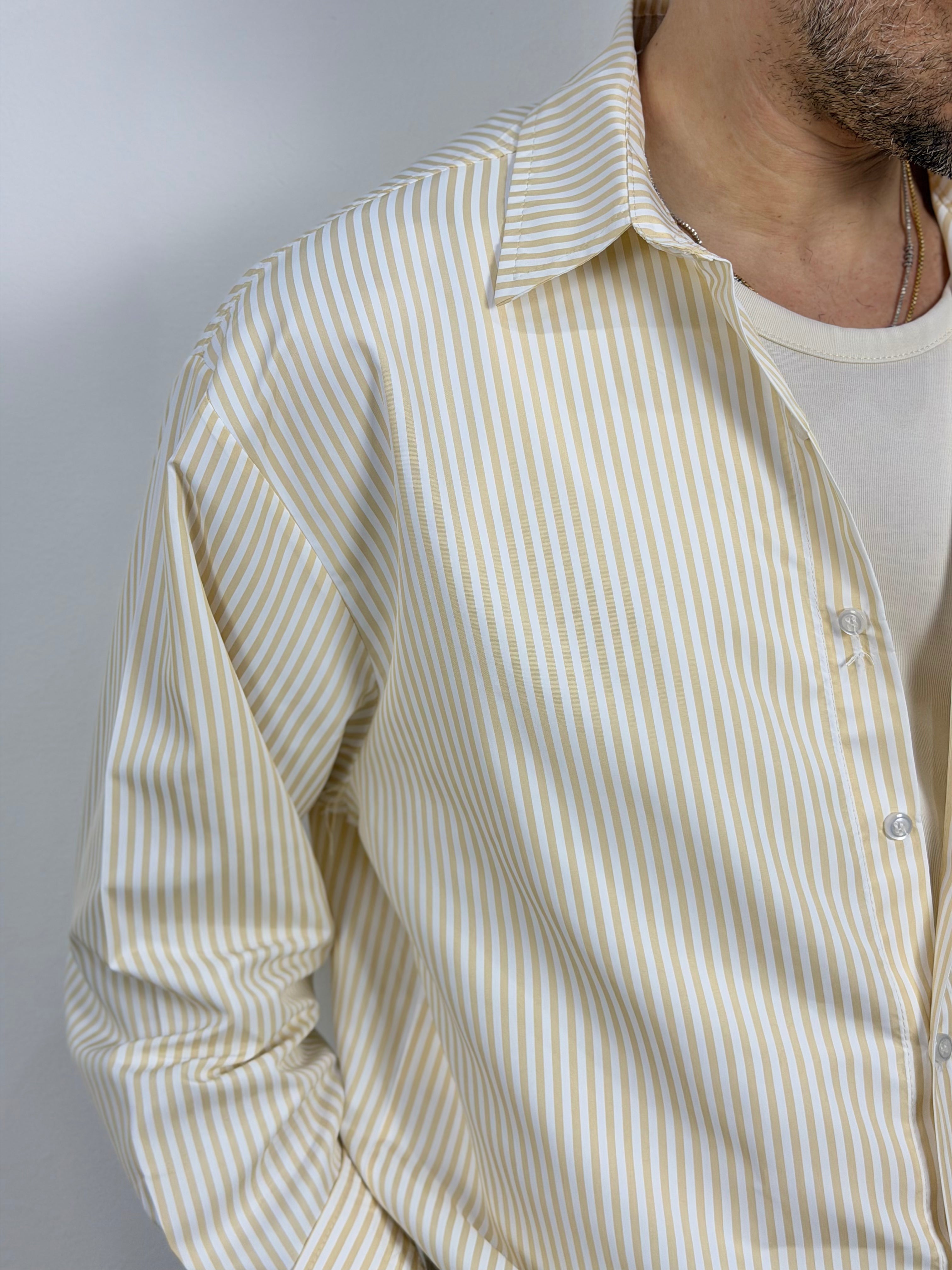 CAMICIA CROP RIGA STRETTA