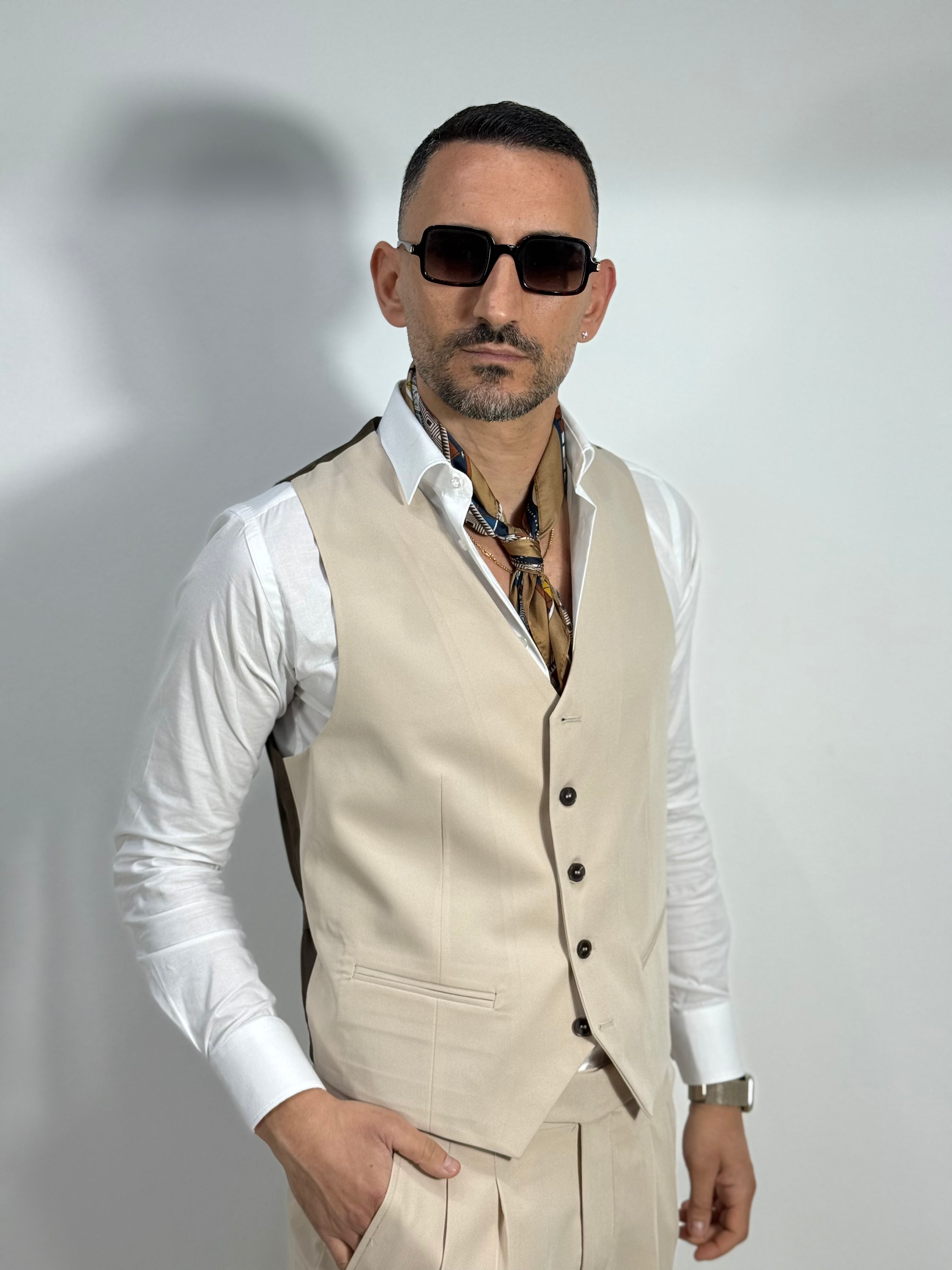 ABITO CON GILET