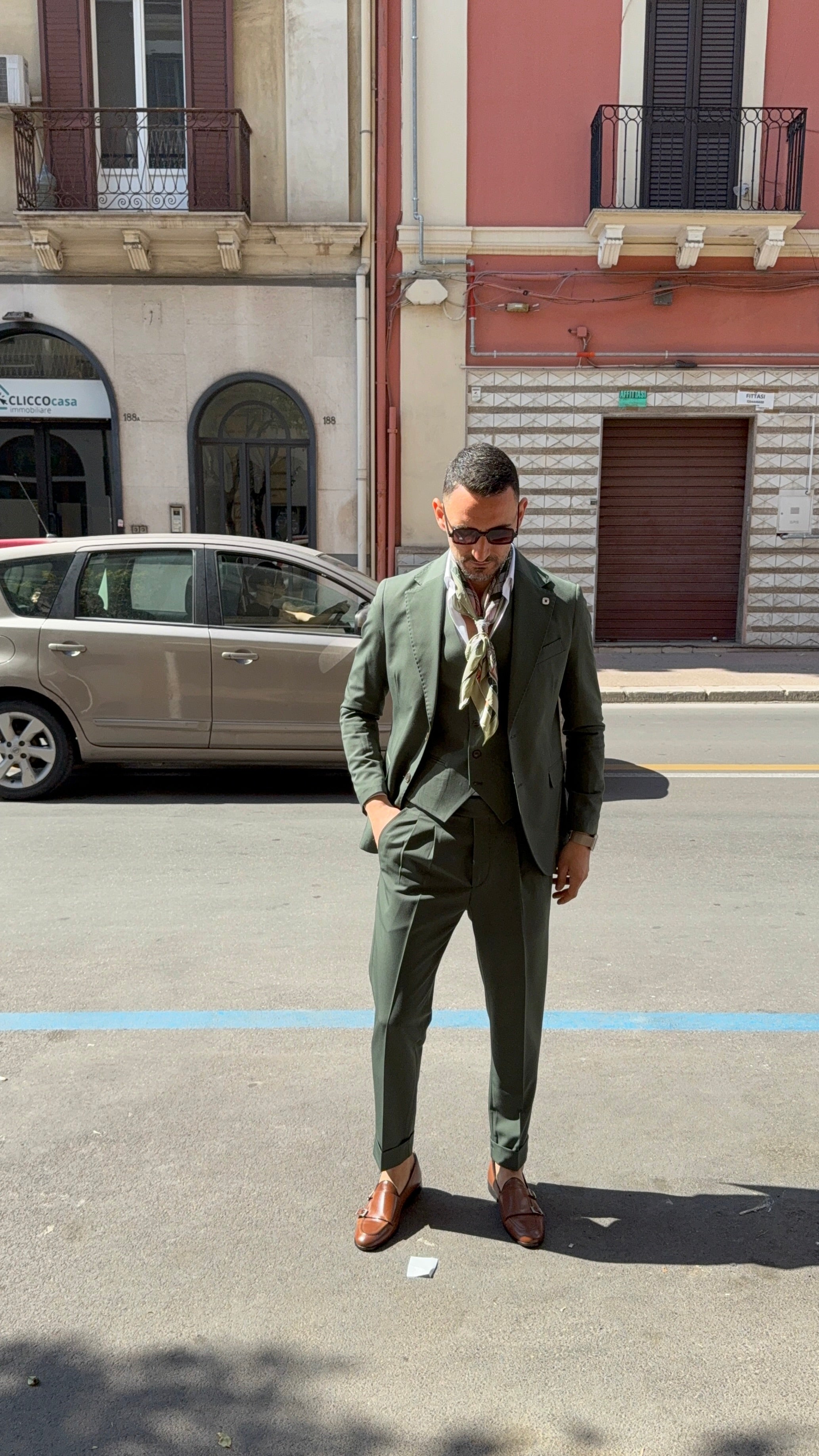 ABITO CON GILET