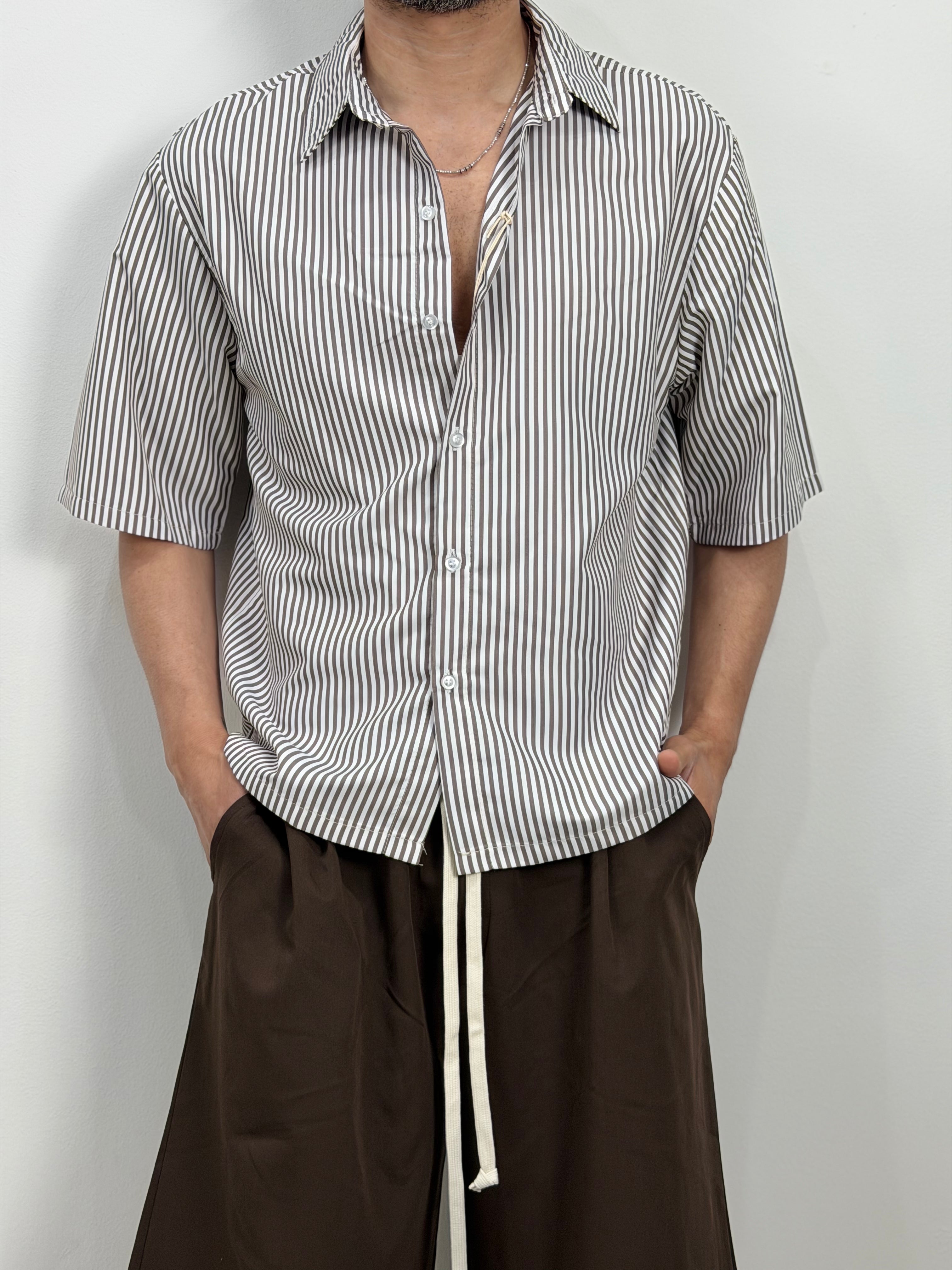 CAMICIA RIGA STRETTA MANICA CORTA